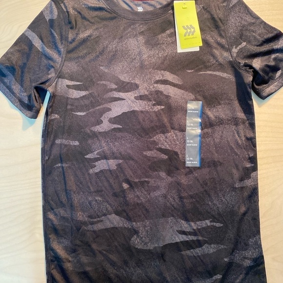 All in Motion Athletic Tee Large (12/14) (GL) - Picture 4 of 11